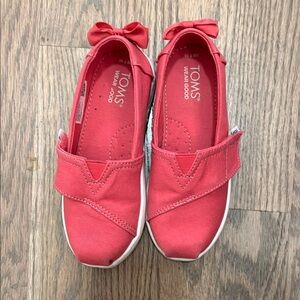Toms Pink Sneakers with Velcro Strap and Bow Detail